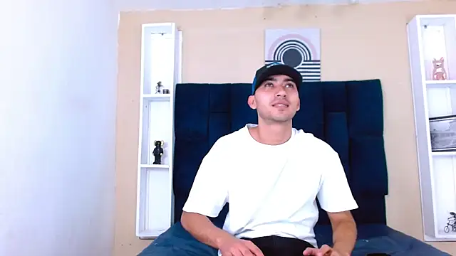 Snapshot of Liam_crox chatting on 01-10-25, 08:59 Liam crox online show from 01-10-25, 08:59