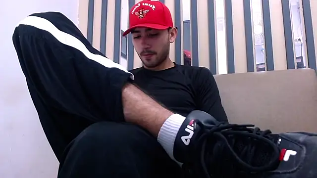 Snapshot of Liam_crox chatting on 02-13-25, 02:31 Liam crox online show from 02-13-25, 02:31