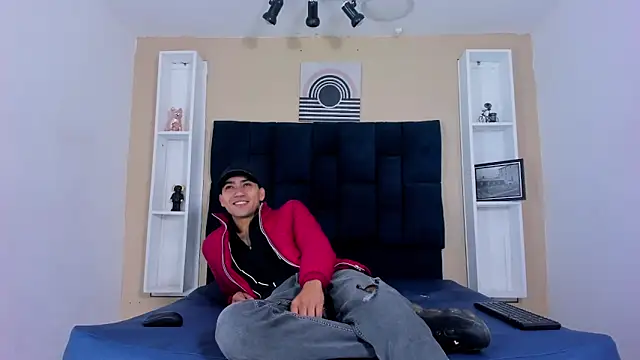 Snapshot of Liam_crox chatting on 02-15-25, 12:22 Liam crox online show from 02-15-25, 12:22