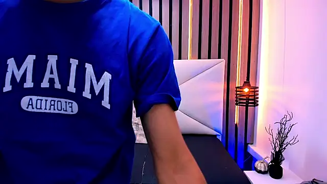 Snapshot of Liam_crox chatting on 03-12-25, 12:57 Liam crox online show from 03-12-25, 12:57