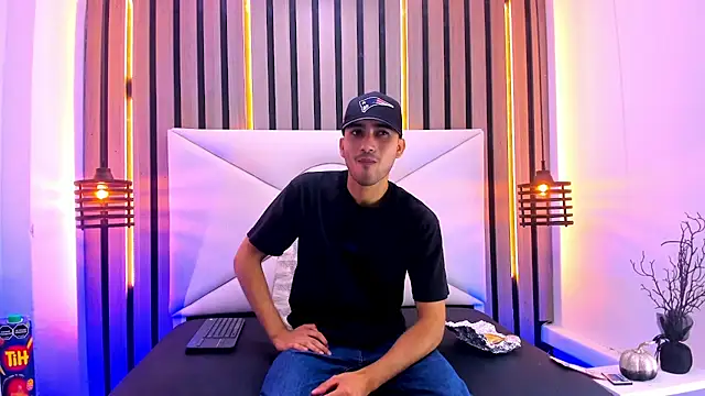 Snapshot of Liam_crox chatting on 03-15-25, 02:55 Liam crox online show from 03-15-25, 02:55