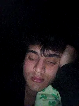 boy 3835 online show from 03-18-25, 02:15