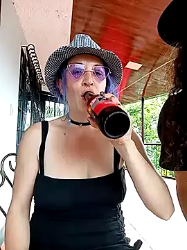 Snapshot of sophie_banger chatting on 12-28-24, 09:08 sophie banger online show from 12-28-24, 09:08