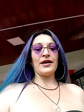 Snapshot of sophie_banger chatting on 12-31-24, 07:51 sophie banger online show from 12-31-24, 07:51