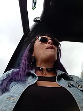 Snapshot of sophie_banger chatting on 09-17-25, 05:58 sophie banger online show from 09-17-25, 05:58