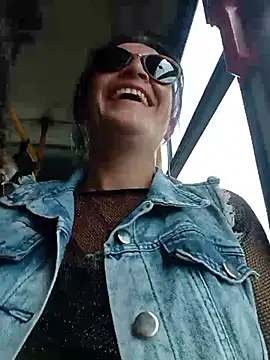 Snapshot of sophie_banger chatting on 09-26-25, 06:01 sophie banger online show from 09-26-25, 06:01