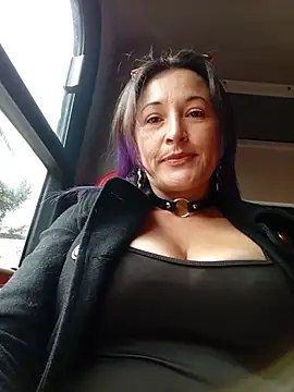 Snapshot of sophie_banger chatting on 09-29-25, 08:02 sophie banger online show from 09-29-25, 08:02