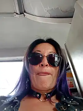 Snapshot of sophie_banger chatting on 10-03-25, 05:43 sophie banger online show from 10-03-25, 05:43