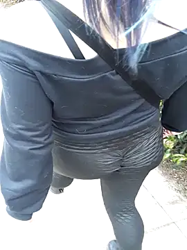 Snapshot of sophie_banger chatting on 10-04-25, 05:11 sophie banger online show from 10-04-25, 05:11