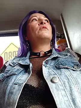 Snapshot of sophie_banger chatting on 10-09-25, 06:06 sophie banger online show from 10-09-25, 06:06