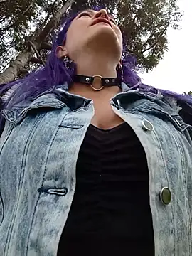 Snapshot of sophie_banger chatting on 10-13-25, 06:08 sophie banger online show from 10-13-25, 06:08