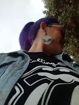 Snapshot of sophie_banger chatting on 10-18-25, 09:15 sophie banger online show from 10-18-25, 09:15