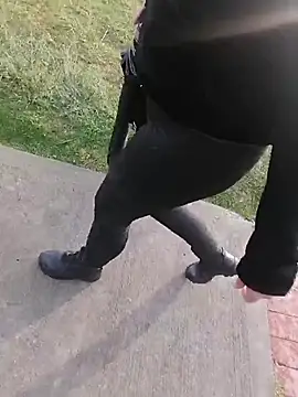 Snapshot of sophie_banger chatting on 11-24-25, 09:47 sophie banger online show from 11-24-25, 09:47