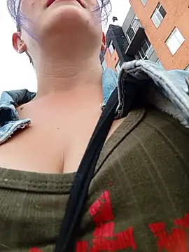 Snapshot of sophie_banger chatting on 11-29-25, 08:34 sophie banger online show from 11-29-25, 08:34