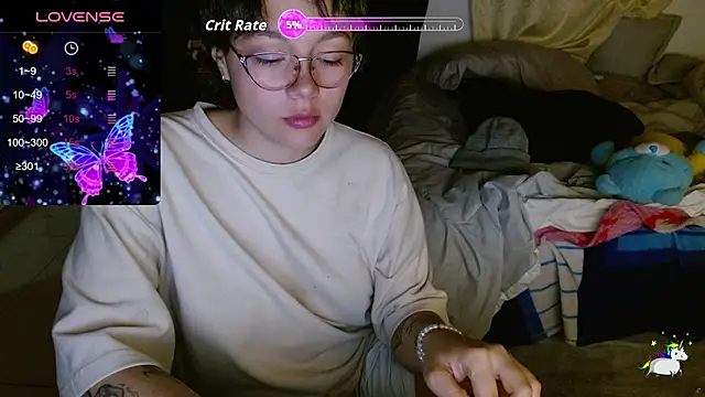 TRIXIE TANG28 online show from 12-20-25, 03:02