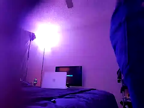 Snapshot of big8dall chatting on 12-18-25, 06:52 big8dall online show from 12-18-25, 06:52