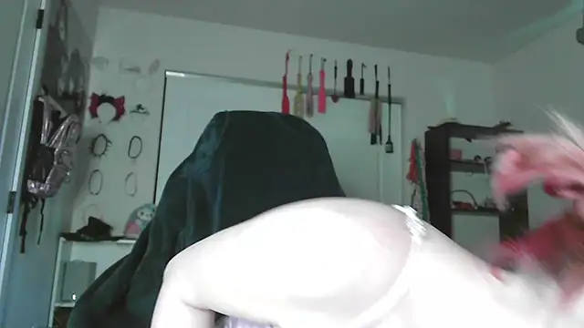 GoddessPinxx online show from 05-19-26, 03:29