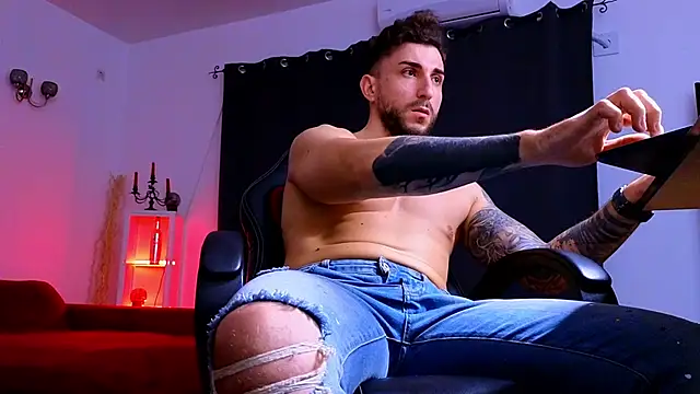 MightyAaron66 online show from 11-11-25, 03:34