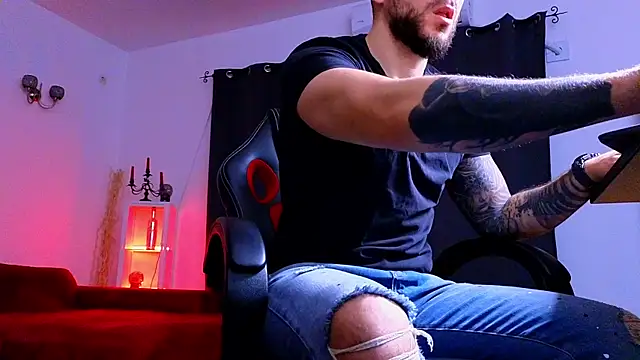 MightyAaron66 online show from 11-29-25, 03:42