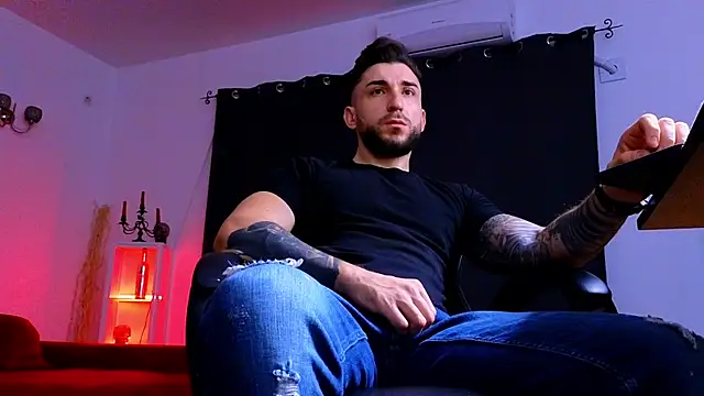 MightyAaron66 online show from 12-19-25, 03:35