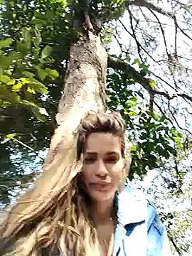 Snapshot of cuteluci_ chatting on 02-02-25, 03:07 cuteluci online show from 02-02-25, 03:07