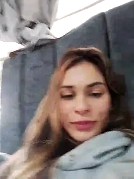 Snapshot of cuteluci_ chatting on 02-19-25, 03:27 cuteluci online show from 02-19-25, 03:27