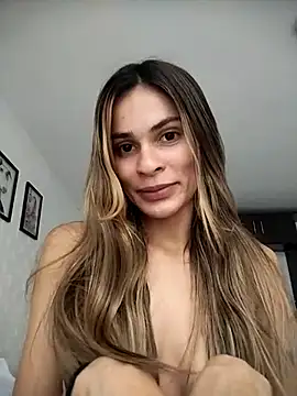 Snapshot of cuteluci_ chatting on 03-17-25, 07:48 cuteluci online show from 03-17-25, 07:48