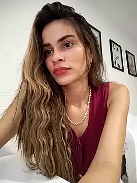 Snapshot of cuteluci_ chatting on 03-20-25, 02:10 cuteluci online show from 03-20-25, 02:10