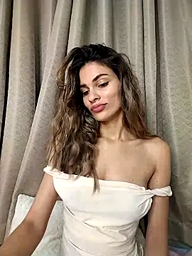 Snapshot of cuteluci_ chatting on 09-29-25, 12:43 cuteluci online show from 09-29-25, 12:43