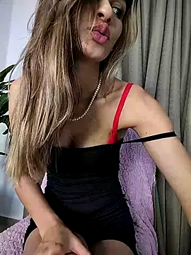 Snapshot of cuteluci_ chatting on 10-02-25, 12:34 cuteluci online show from 10-02-25, 12:34