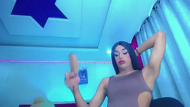 NahomiCamper online show from 04-30-26, 12:06