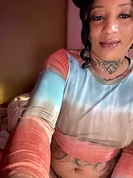 CrownedNyaries online show from 02-14-26, 02:03