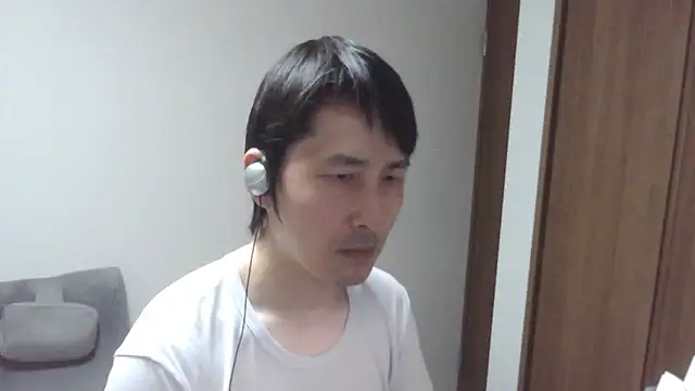 Snapshot of ikkakusai11 chatting on 10-19-25, 04:07 ikkakusai11 online show from 10-19-25, 04:07