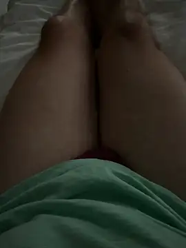 Snapshot of rundum40 chatting on 09-14-25, 05:23 rundum40 online show from 09-14-25, 05:23