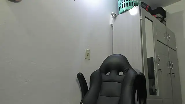 Lyon vach online show from 12-30-24, 04:53