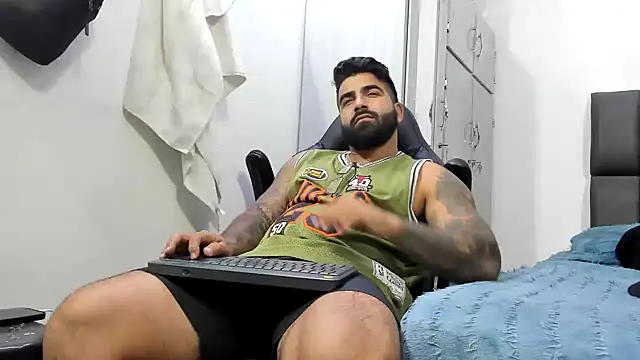 Lyon vach online show from 01-22-25, 04:44