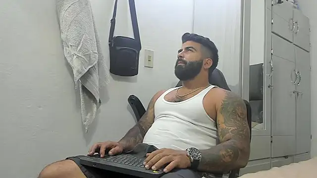 Lyon vach online show from 01-30-25, 02:49