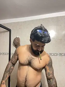 Lyon vach online show from 10-06-25, 04:48