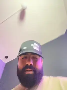 Lyon vach online show from 10-21-25, 01:01