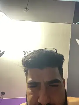 Snapshot of Lyon_vach chatting on 12-19-25, 04:25 Lyon vach online show from 12-19-25, 04:25