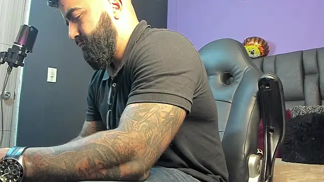 Snapshot of Lyon_vach chatting on 01-08-26, 10:12 Lyon vach online show from 01-08-26, 10:12