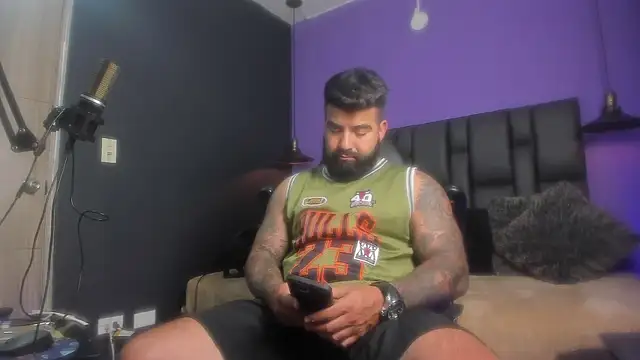 Snapshot of Lyon_vach chatting on 01-15-26, 07:39 Lyon vach online show from 01-15-26, 07:39