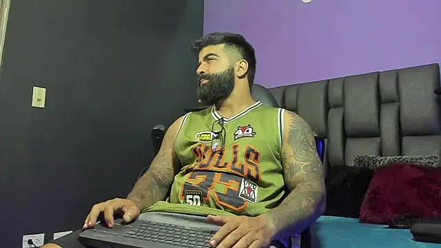 Snapshot of Lyon_vach chatting on 02-11-26, 10:59 Lyon vach online show from 02-11-26, 10:59