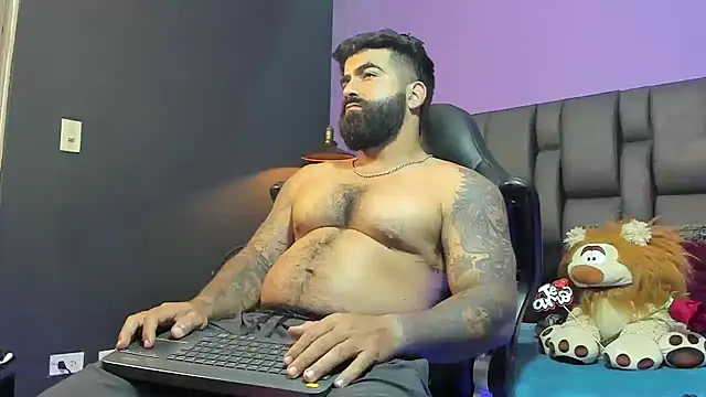 Snapshot of Lyon_vach chatting on 02-14-26, 01:57 Lyon vach online show from 02-14-26, 01:57