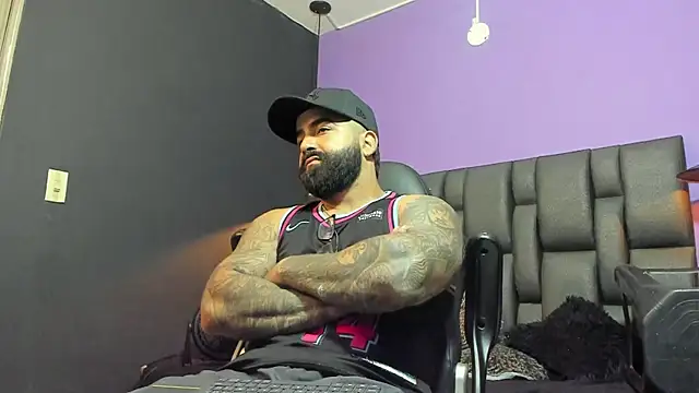 Snapshot of Lyon_vach chatting on 02-25-26, 10:52 Lyon vach online show from 02-25-26, 10:52