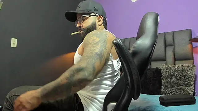 Snapshot of Lyon_vach chatting on 03-07-26, 10:40 Lyon vach online show from 03-07-26, 10:40