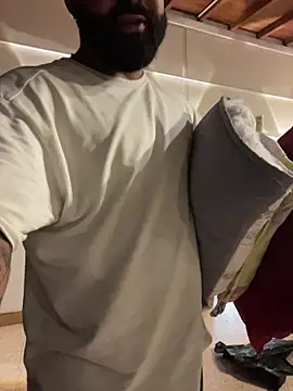 Snapshot of Lyon_vach chatting on 03-10-26, 10:04 Lyon vach online show from 03-10-26, 10:04