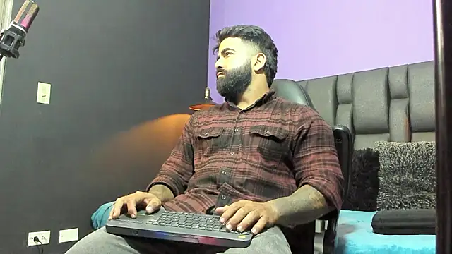 Snapshot of Lyon_vach chatting on 03-12-26, 01:56 Lyon vach online show from 03-12-26, 01:56