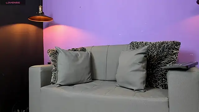 Snapshot of Lyon_vach chatting on 07-28-26, 01:43 Lyon vach online show from 07-28-26, 01:43