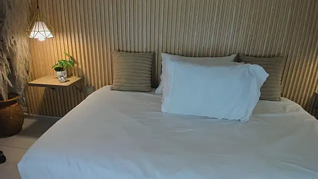 Snapshot of ArticaBelle chatting on 03-15-26, 04:18 ArticaBelle online show from 03-15-26, 04:18